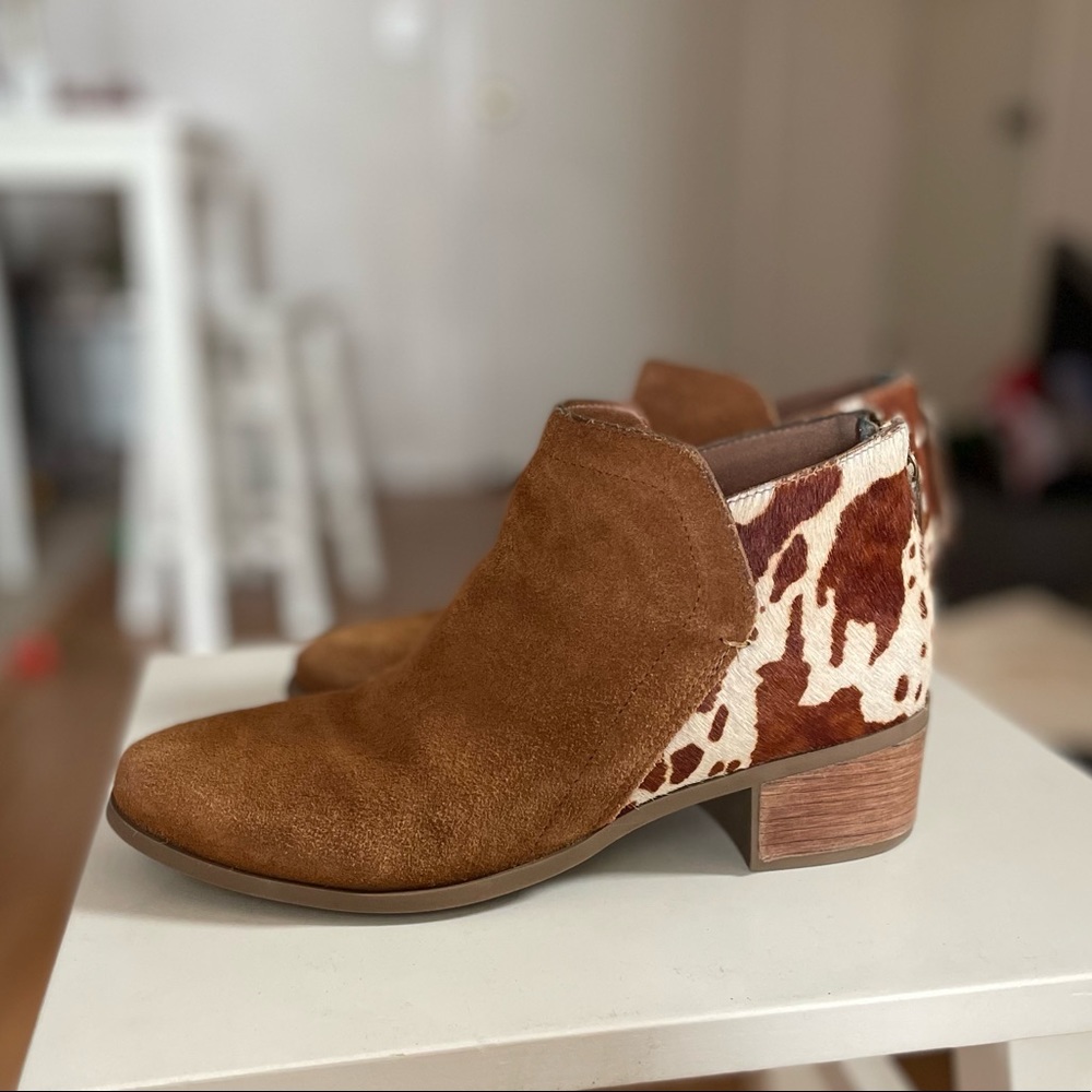 Matisse Poppy Tobacco Suede Bootie size 7 (fits like a 6.5).